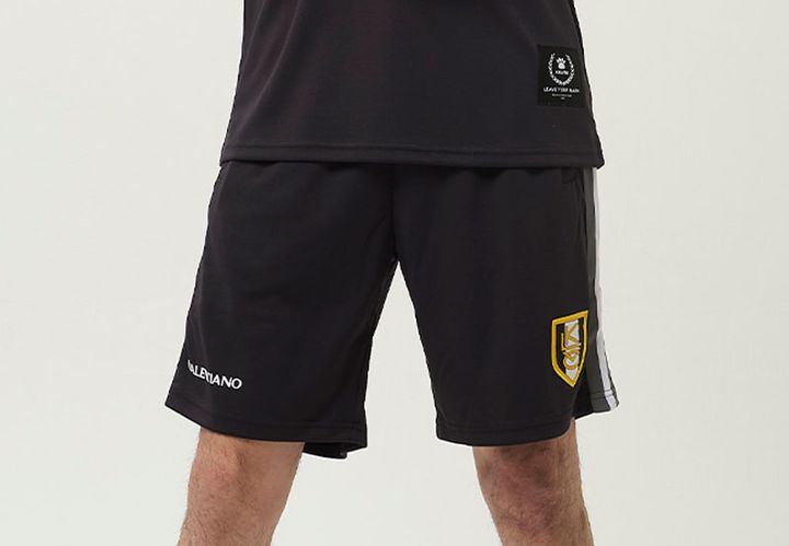 『VALENCIANO BY KELME』から“90年代ユニ風”の編み上げシャツが登場！春夏に着たい3つのカラー