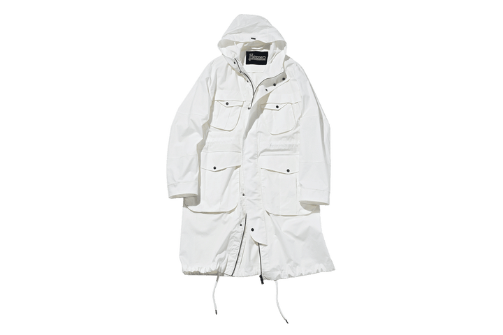 〈ヘルノ〉のフィールドコート