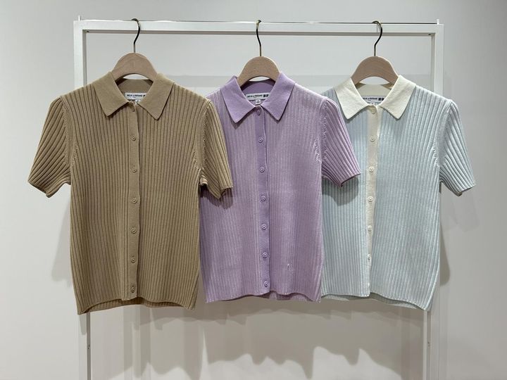 画像: 【UNIQLO / INES DE LA FRESSANGE PARIS】左：リブポロカーディガン（半袖）、中央、右：リブボーダーポロカーディガン（半袖）各¥2,990 www.uniqlo.com