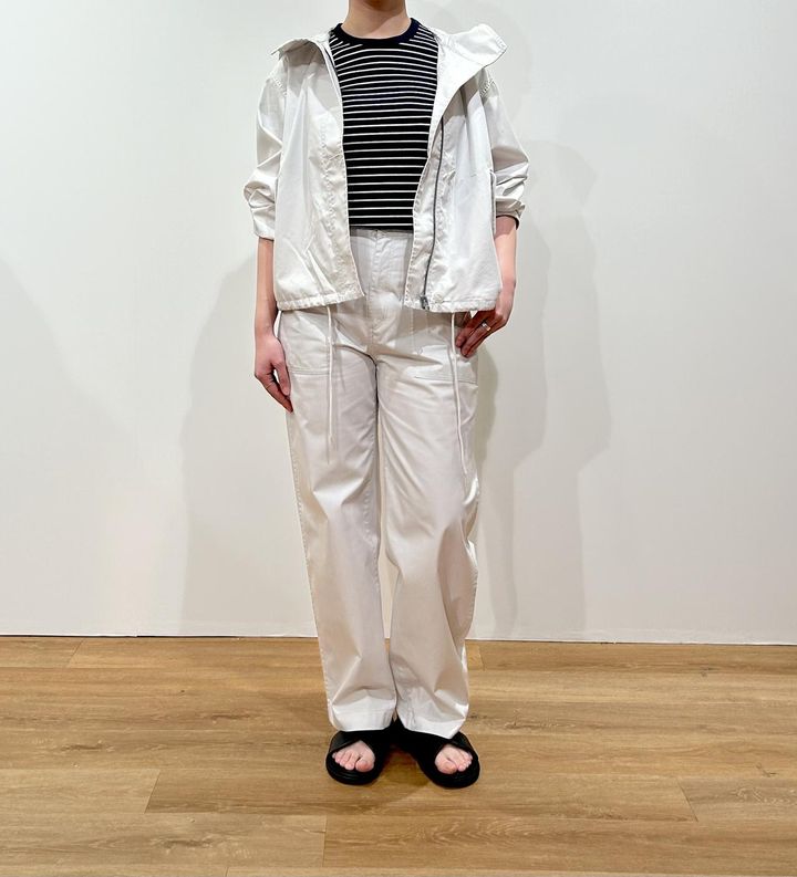 画像1: 【UNIQLO / INES DE LA FRESSANGE PARIS】リラックスパーカ¥7,990、ベイカーパンツ¥4,990 www.uniqlo.com