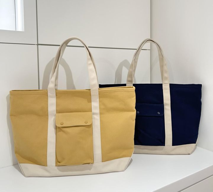 画像: 【UNIQLO / INES DE LA FRESSANGE PARIS】キャンバストートバッグ各¥2,990 縦32.5×横（上）50・横（底）36×マチ15.5cm www.uniqlo.com