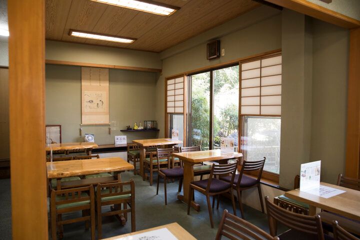 上野動物園のすぐとなり♪ 100年以上続く老舗「新鶯亭」でいただく鶯だんごとおでんにほっこり