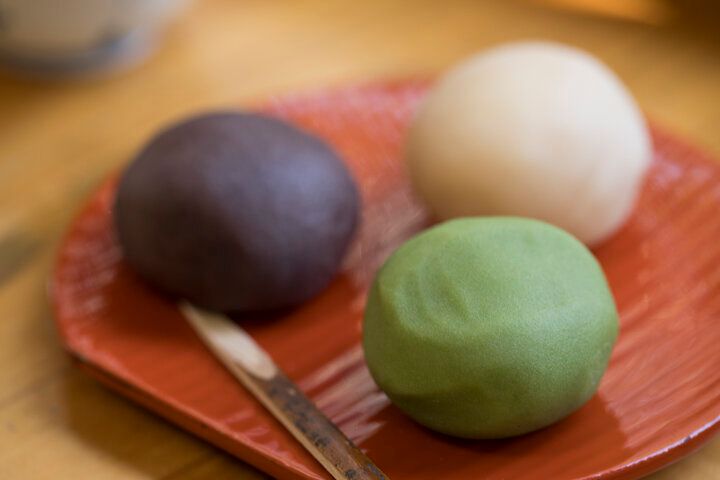 上野動物園のすぐとなり♪ 100年以上続く老舗「新鶯亭」でいただく鶯だんごとおでんにほっこり