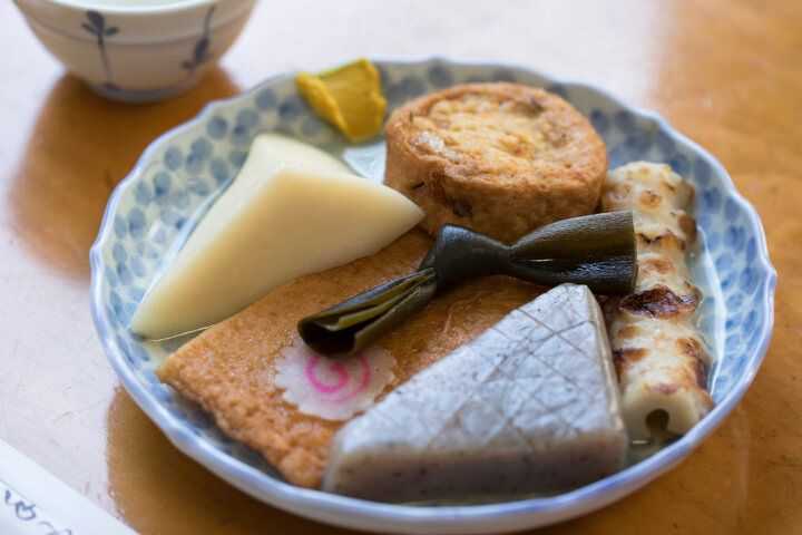 上野動物園のすぐとなり♪ 100年以上続く老舗「新鶯亭」でいただく鶯だんごとおでんにほっこり