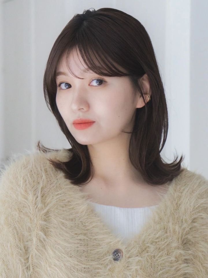 ミディアム ヘア 髪型 ヘアスタイル 前髪あり ヘアカラー
