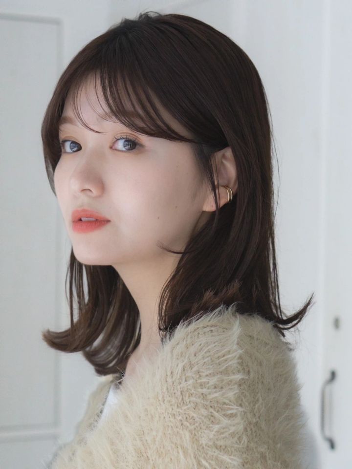ミディアム ヘア 髪型 ヘアスタイル 前髪あり ヘアカラー