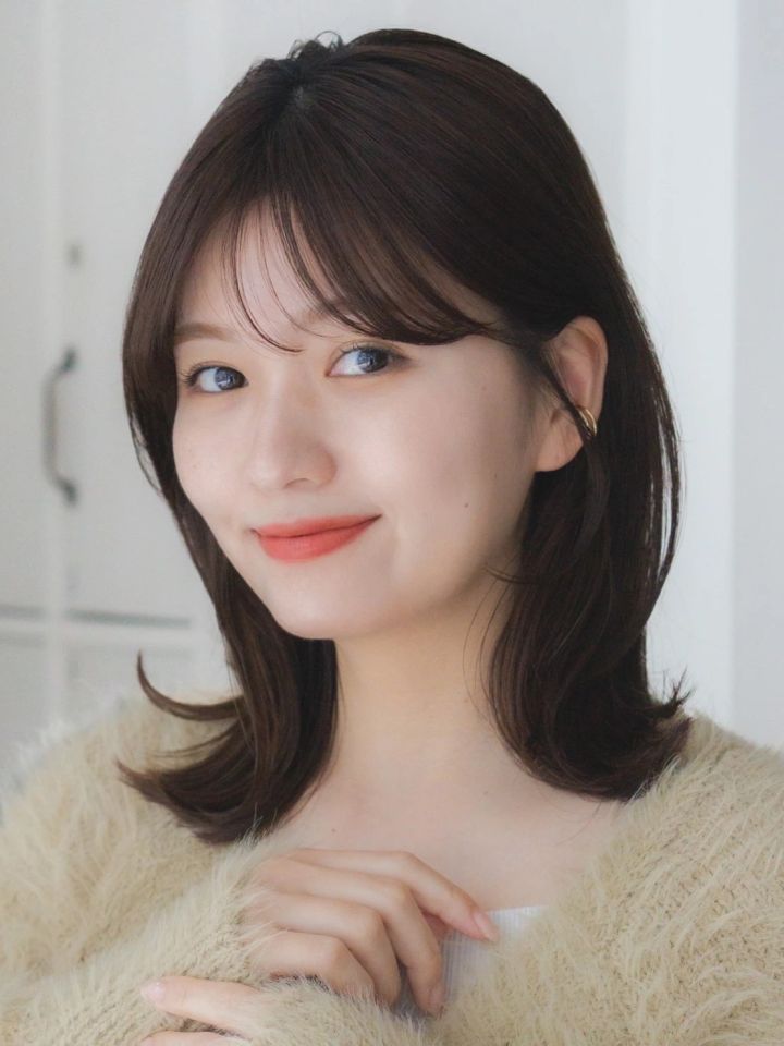 ミディアム ヘア 髪型 ヘアスタイル 前髪あり ヘアカラー