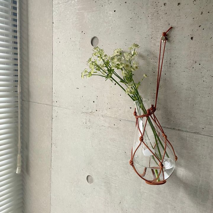 春の新生活に癒しと彩りを！編集部員愛用のフラワーベースとお花【ちょっとひと息。コラムの時間ですよ！ from FUDGE.jp編集部 vol.25】