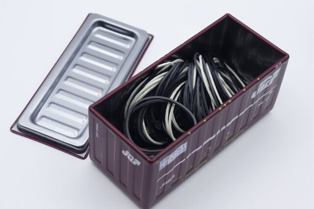 セリアのブリックコンテナ JR20Fに小物を収納