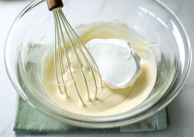 米粉の台湾カステラ レシピ 卵黄生地とメレンゲを混ぜる