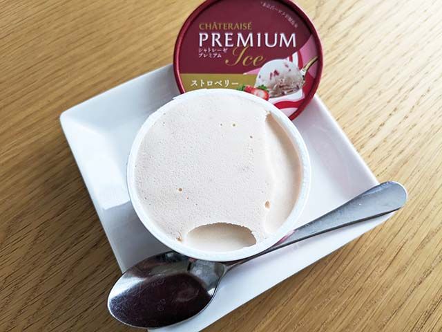 シャトレーゼ【CHATERAISE PREMIUM 4個入（ストロベリー）】