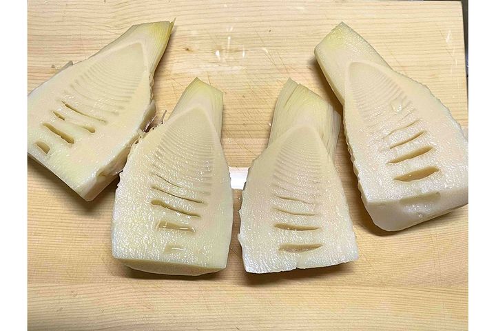 ▲下ゆでした、旬のタケノコ。1／2本分で250～300g程度（実測値）」