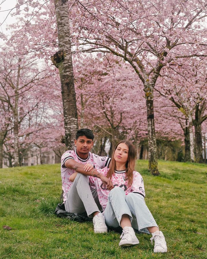 「神戸と横浜が贈った桜」が“原点”！バンクーバーFC、咲き誇る桜を描いた新ユニフォームが登場