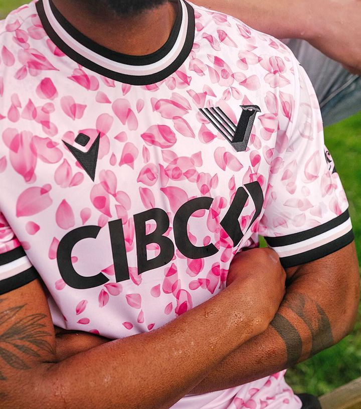 「神戸と横浜が贈った桜」が“原点”！バンクーバーFC、咲き誇る桜を描いた新ユニフォームが登場