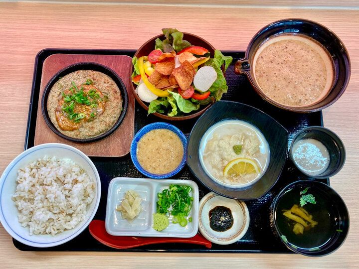 朝８時からオープン♪ 箱根で心とカラダにやさしい自然薯たっぷり朝食&ランチを「山薬」