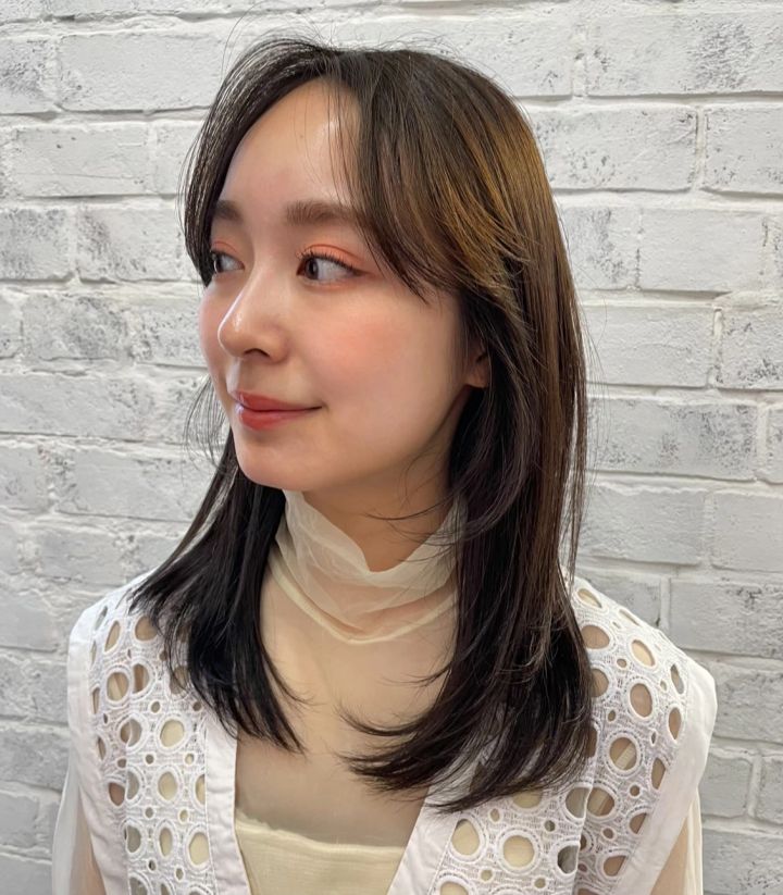 ミディアム ヘア 髪型 ヘアスタイル 前髪なし ヘアカラー