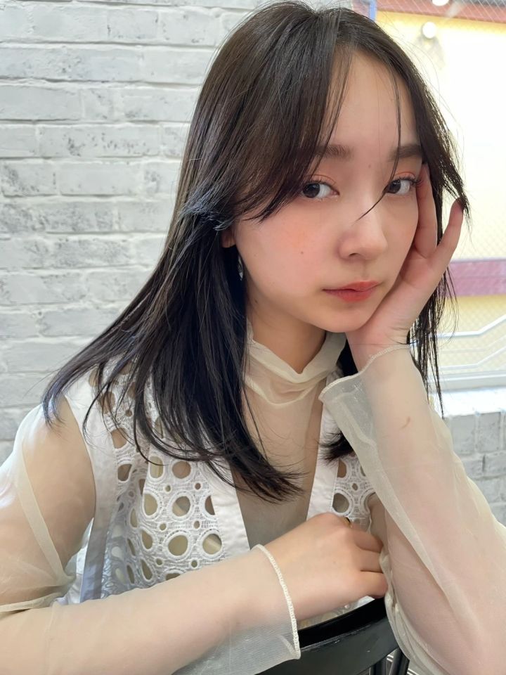 ミディアム ヘア 髪型 ヘアスタイル 前髪なし ヘアカラー