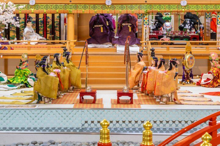 きらびやかな源氏物語の世界が広がる、京都・西本願寺前の「風俗博物館」