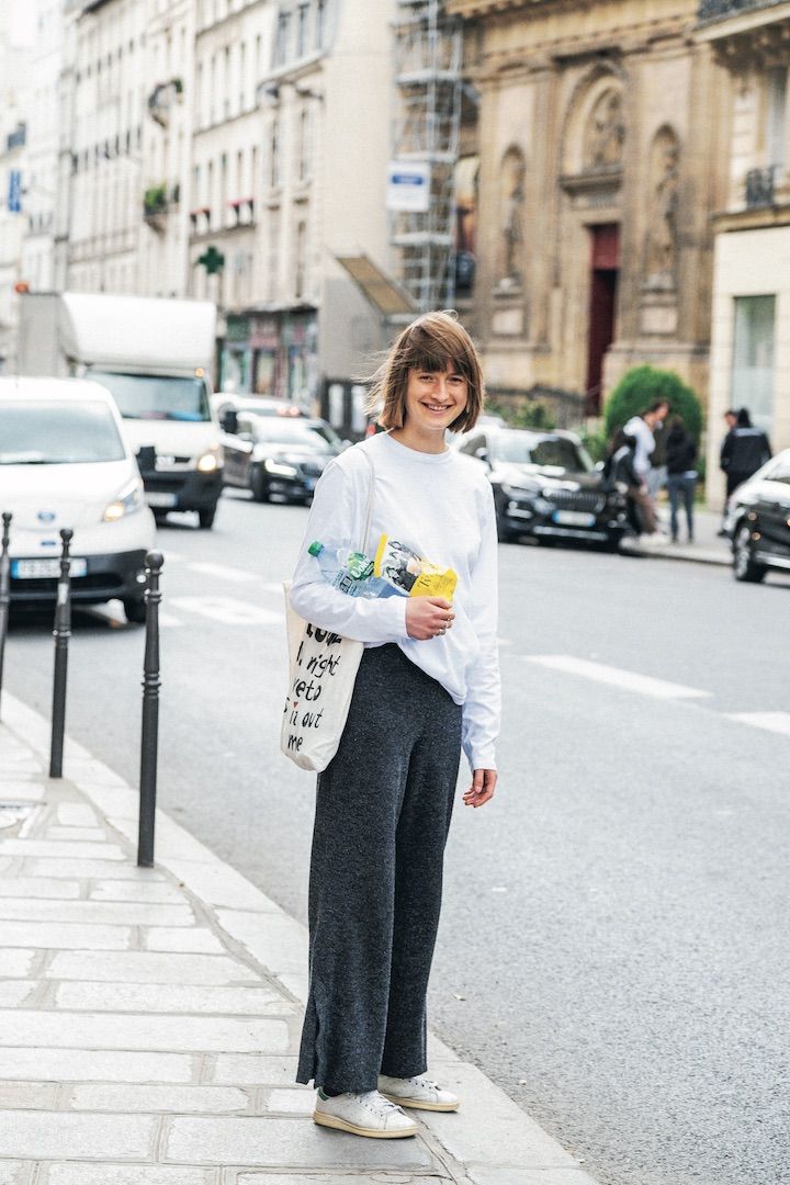 パリジェンヌのワンマイルコーデはお手本に！シンプルで楽ちんなオシャレコーデ