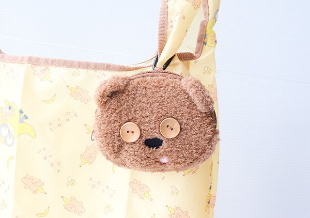 MINIONS［ミニオン］ぬいぐるみポーチ付きエコバッグのポーチはカラビナ付き