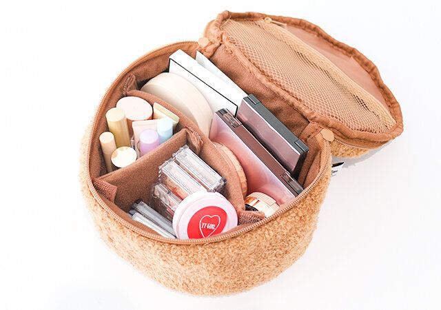 MINIONS［ミニオン］ティム ぬいぐるみフェイスポーチのコスメポーチとしての使用例