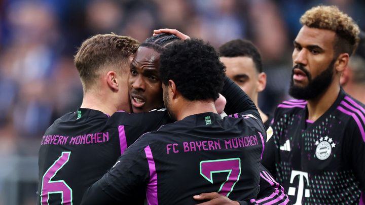 「恥を知れ」 屈辱敗戦のバイエルン、選手の態度にファンの怒り爆発！18歳テルだけが挨拶促す