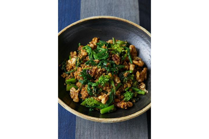 香り豊かな“菜の花の鶏そぼろカレー炒め”