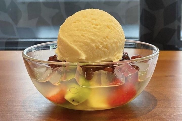 「甘味喫茶 塩川」の味を受け継いだ「あんみつ」 。4月から登場予定です