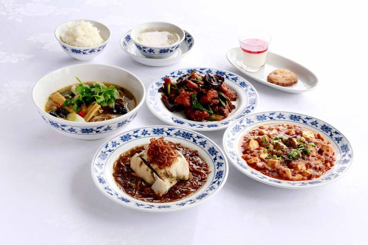 「重慶飯店 本館」サウナ飯コース3500円