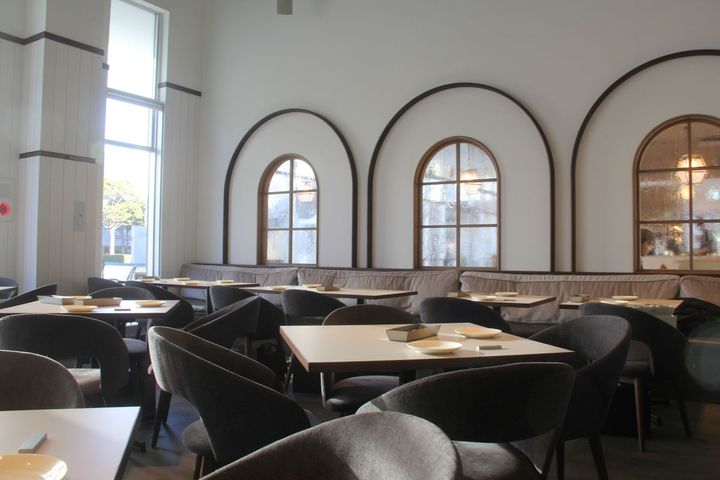 店内は50席と広々