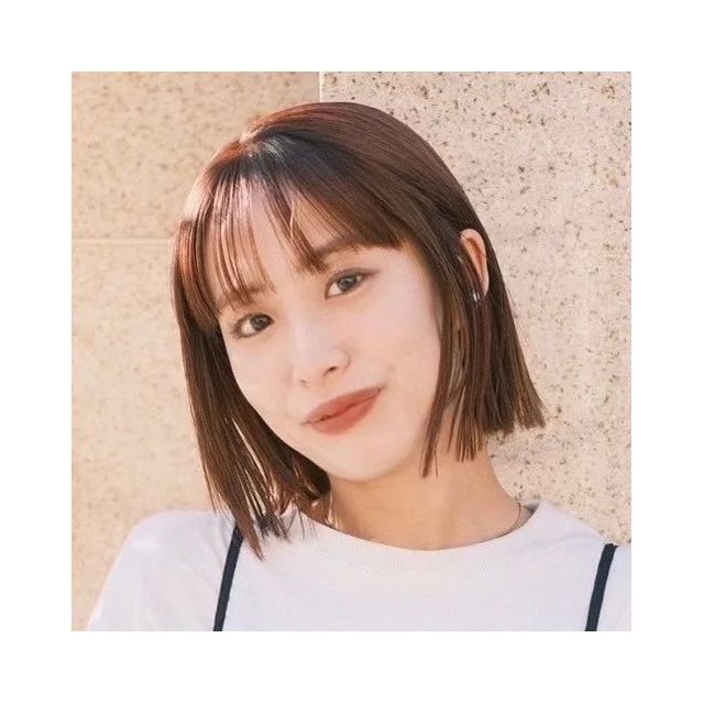 【2024年春最新の髪型】顔まわりのレイヤーがポイント！ 細見え&美人見えが叶うミニボブ_4