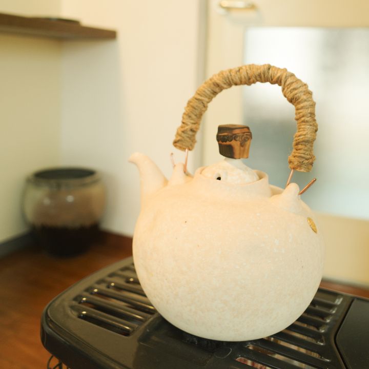 石油ストーブと土瓶