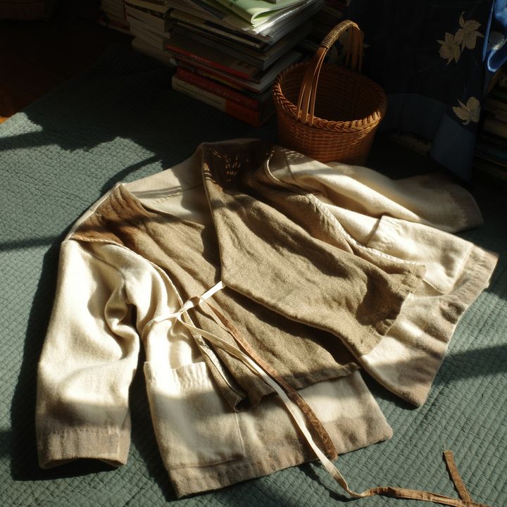 〈相良-sagara-〉の柿渋染めのウールアウター