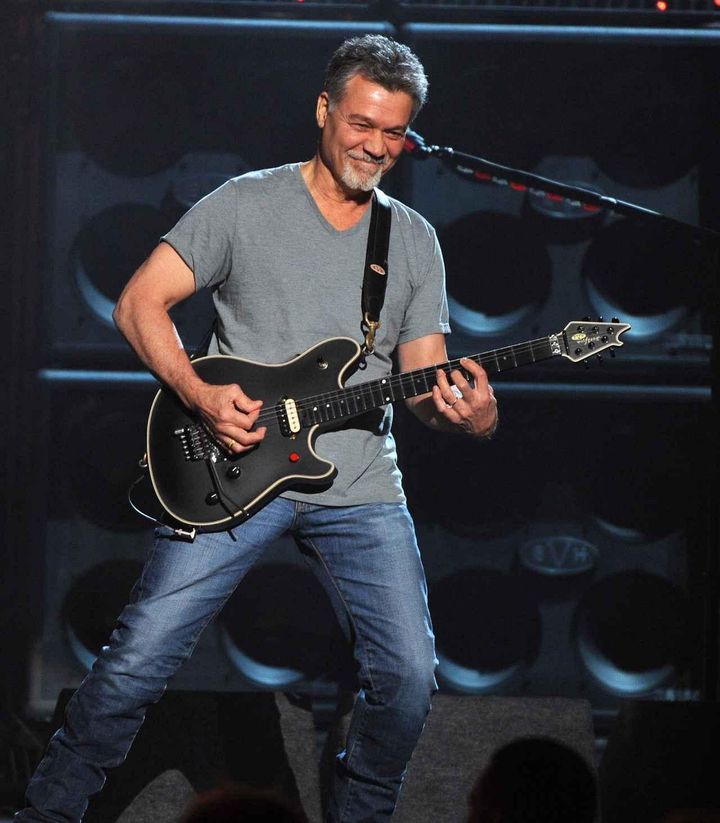 画像: エディ・ヴァン・ヘイレンが亡くなった時の様子を前妻が明かす