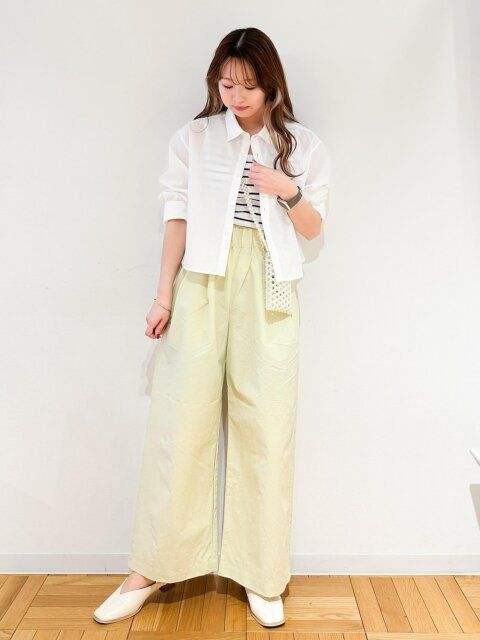 春の白シャツコーデ