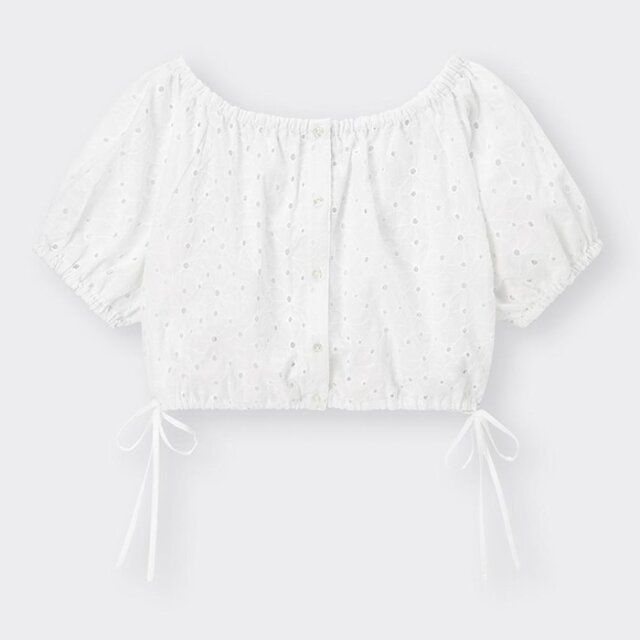 GUの白ブラウス