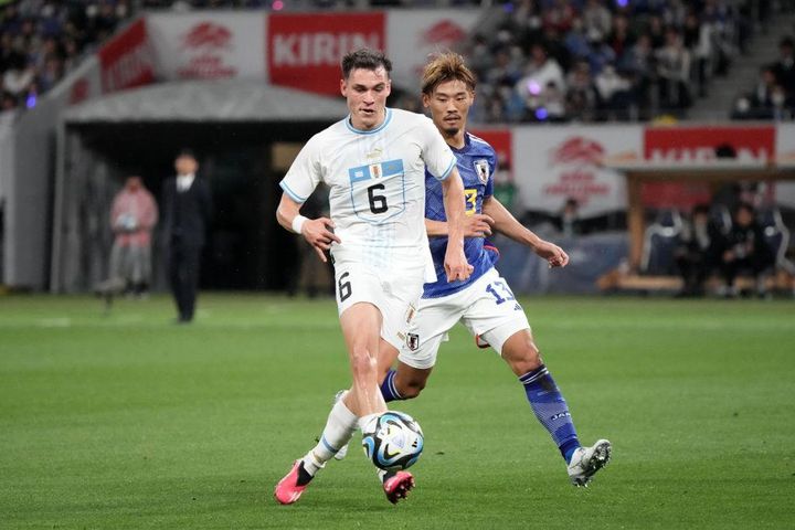 「愛してるぜ、兄弟」 PSG選手、私服で日本代表ユニフォームを着る！元相棒の守田英正が返信