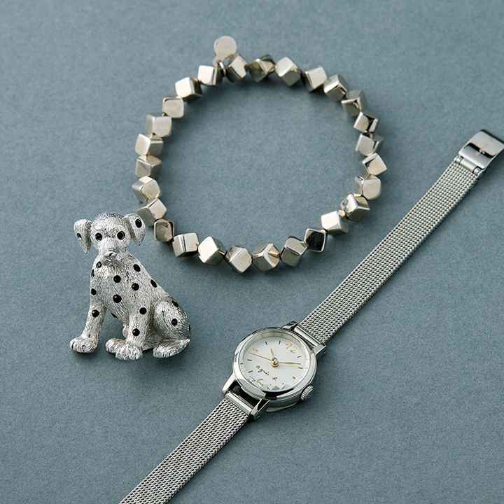 オンオフ使えて超便利！上品な腕時計とアクセサリーの組み合わせ10選