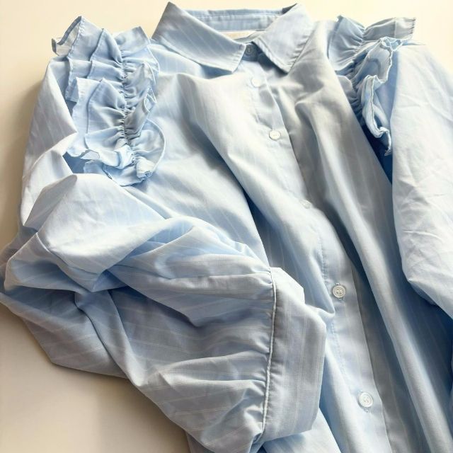 ブルーのカタフリルSTシャツナガ