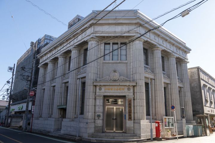 大正浪漫夢通りの北端に立つ川越商工会議所