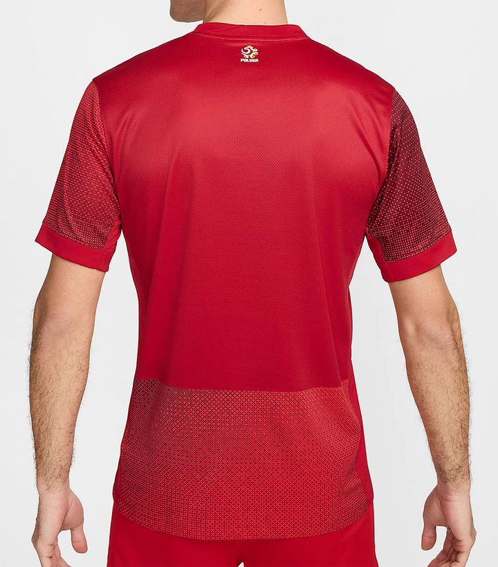 ポーランド代表、“EURO2024行き”を決めた新ユニフォーム！「じゃがいもエンブレム」が再び登場する