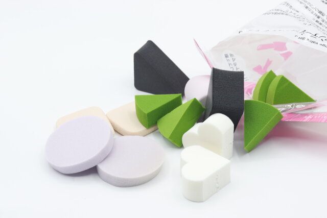 セリアのバリエーション豊かなLJ お徳用 ファンデーションスポンジ セット J