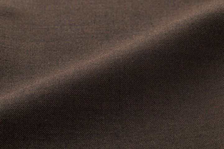 川崎フロンターレ、新作「オフィシャルスーツ」が登場！ブラウンカラーで“大人の雰囲気”を演出