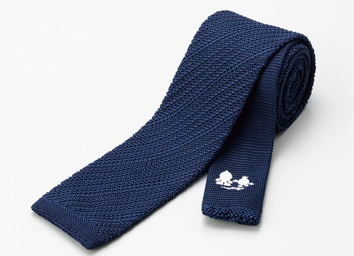 川崎フロンターレ、新作「オフィシャルスーツ」が登場！ブラウンカラーで“大人の雰囲気”を演出