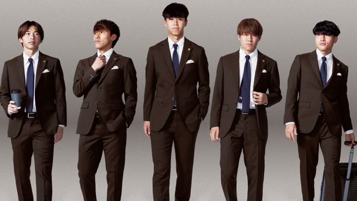 川崎フロンターレ、新作「オフィシャルスーツ」が登場！ブラウンカラーで“大人の雰囲気”を演出