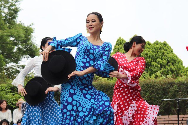 フラメンコ＆ベリーダンスステージや、ダンスや音楽ライブ...