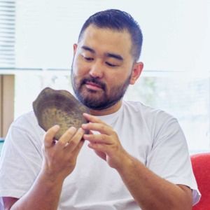 ドレスデザイナー、美術作家・小泉智貴