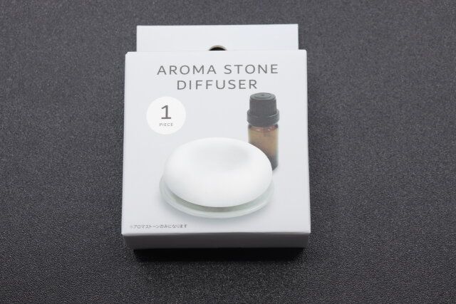 セリアのアロマストーンディフューザーのパッケージ