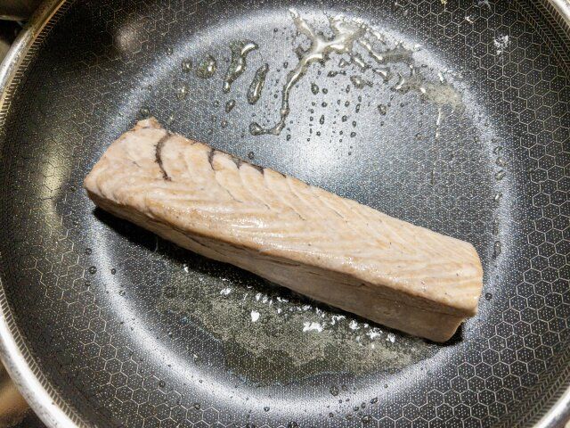 かつおのステーキ レシピ かつおをフライパンで焼く