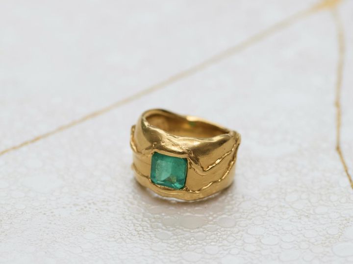画像: 「JUN-KINTSUGIエメラルドリング」￥2,970,000（参考価格） 出典：ミラモア